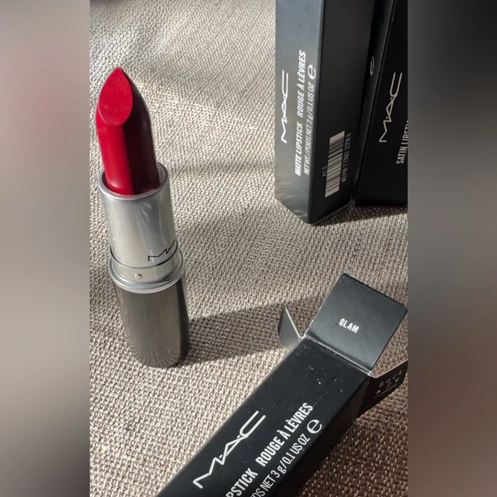 MAC “GLAM” Lipstick - Exclusive Release / ✨LIMITED EDITION✨ - Picture 7 of 8